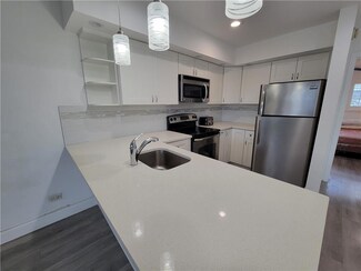 2808 NE 33rd Ct Unit 201, Fort Lauderdale, FL 33306