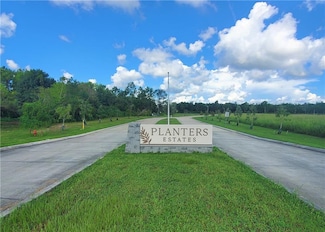141 Chancellor Dr, Belle Chasse, LA 70037