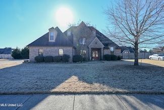 13239 Three Hawks Dr W, Olive Branch, MS 38654