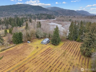6260 Rutsatz Rd, Deming, WA 98244