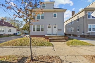 606 River Ave, Providence, RI 02908