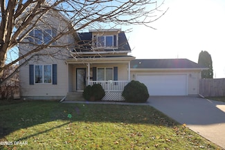 5065 W Elm Ct, Grand Forks, ND 58203