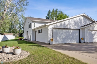 1513 14th St E, West Fargo, ND 58078