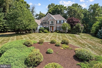 1100 Darczuk Dr, Garnet Valley, PA 19060