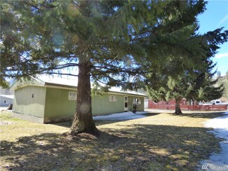 417 E Lake St, Conconully, WA 98827