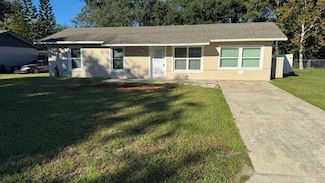 545 Oak Dr, Tavares, FL 32778