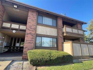 9 Fairways Cir Unit D, Saint Charles, MO 63303