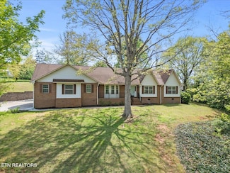 1506 Dunbarton Dr, Maryville, TN 37803