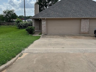610 Linda Dr, Joshua, TX 76058