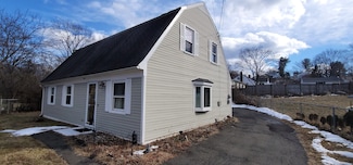 30 Grove Place, Danbury, CT 06810