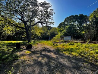 20513 P Collins Rd, Spiro, OK 74959