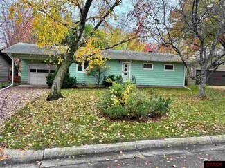 484 W Swift St, Saint Peter, MN 56082