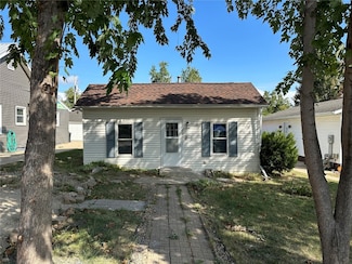 1338 22nd Ave SW, Cedar Rapids, IA 52404