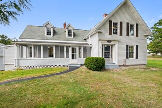 438 Main Rd S, Hampden, ME 04444