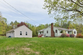 5 Kinney Rd, Gorham, ME 04038