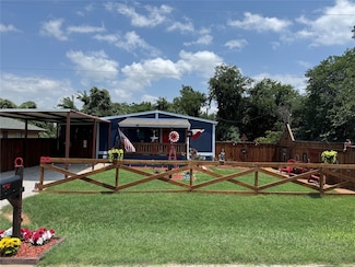 1652 Gale Dr, Azle, TX 76020