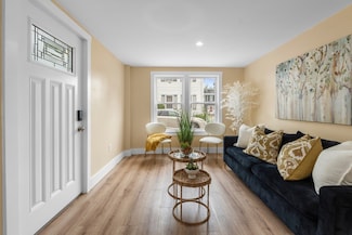 29 Beaver St, Salem, MA 01970