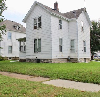108 South St, Waterloo, IA 50701