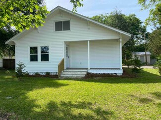221 E Beech St, Cochran, GA 31014