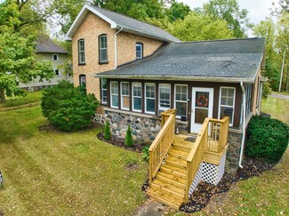 448 E Chicago St, Jonesville, MI 49250