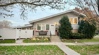 7020 W Wright Terrace, Niles, IL 60714