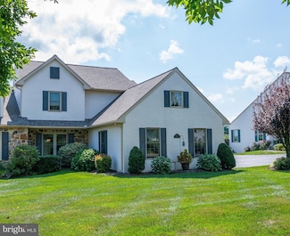 231 S Pine St, Elverson, PA 19520