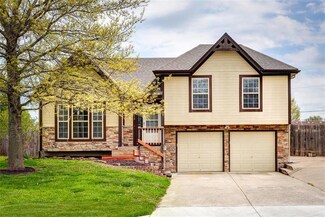 913 W 7th St, Edgerton, KS 66021