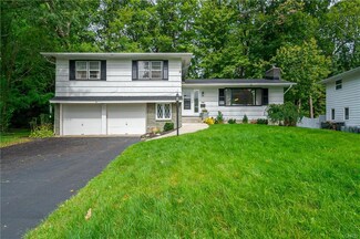 208 David Dr, Syracuse, NY 13212