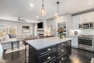 616 Boardwalk Ln, Dexter, MI 48130