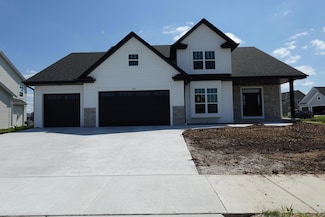 1235 Violet St, Oconomowoc, WI 53066