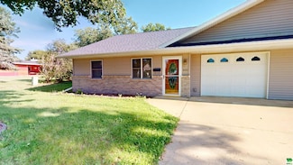 400 W 6th St, Aurelia, IA 51005