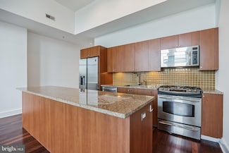 1101 Locust St Unit 4E, Philadelphia, PA 19107