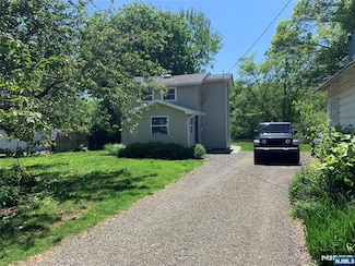 7 Shore Rd, Wayne, NJ 07470