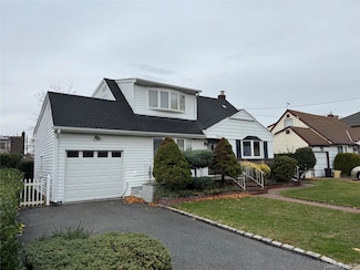 15 Scherer St, Bethpage, NY 11714