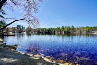65 Sebbins Pond Dr, Bedford, NH 03110