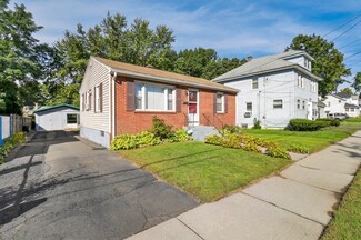 52 Boyer St, Springfield, MA 01109