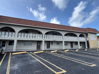 6044 22nd Ave N Unit 8, Saint Petersburg, FL 33710