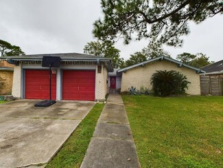 393 Westmeade Dr, Gretna, LA 70056