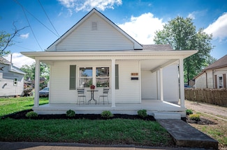 419 N 7th St, Boonville, IN 47601