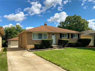 15009 Kennerdown Ave, Maple Heights, OH 44137