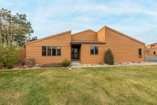 909 E Windfield Place Unit B, Appleton, WI 54911