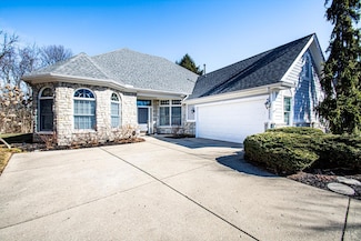 541 Yankee Trace Dr, Dayton, OH 45458