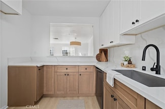 15920 Sherman Way Unit 8, Van Nuys, CA 91406