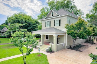 605 Ferry St NE, Decatur, AL 35601