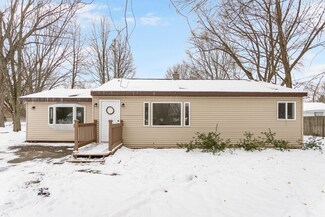 2250 S Glendale Rd, Benton Harbor, MI 49022