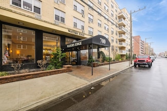 700 Shore Rd Unit 2Z, Long Beach, NY 11561