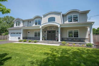 53 Calvin Ave, Syosset, NY 11791
