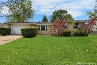 1903 Sprucewood Ln, Lindenhurst, IL 60046