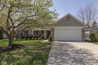 10662 Misty Hollow Ln, Fishers, IN 46038