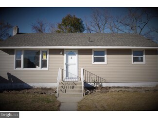 217 Paulson Dr, Magnolia, NJ 08049